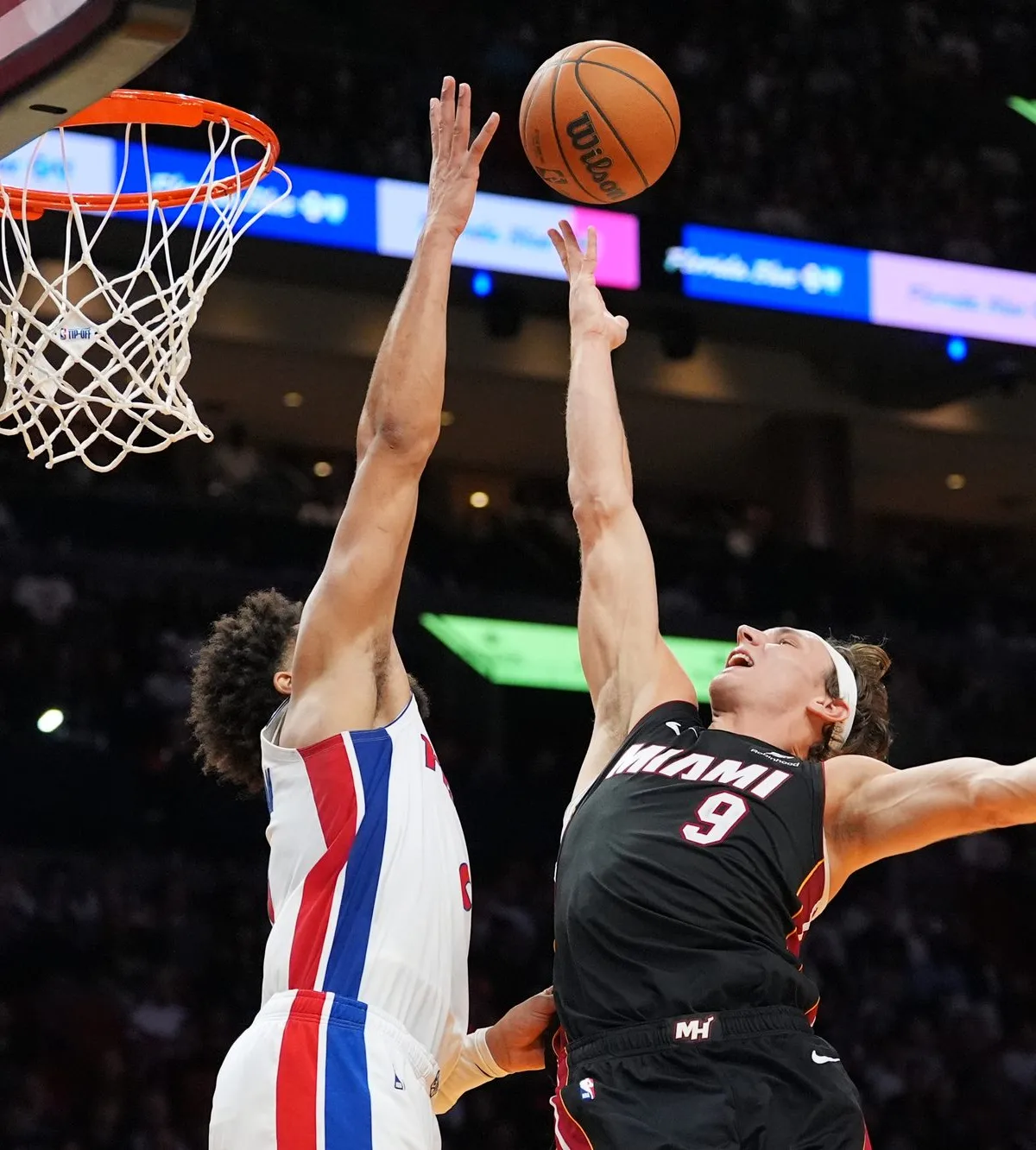 Pelle Larsson scores season-high 18 as Miami beats Indiana for second straight win