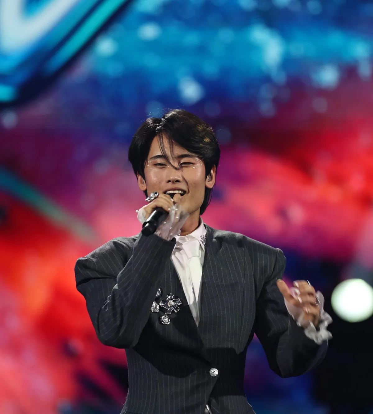 Two contestants eliminated as Idol begins Saturday finals