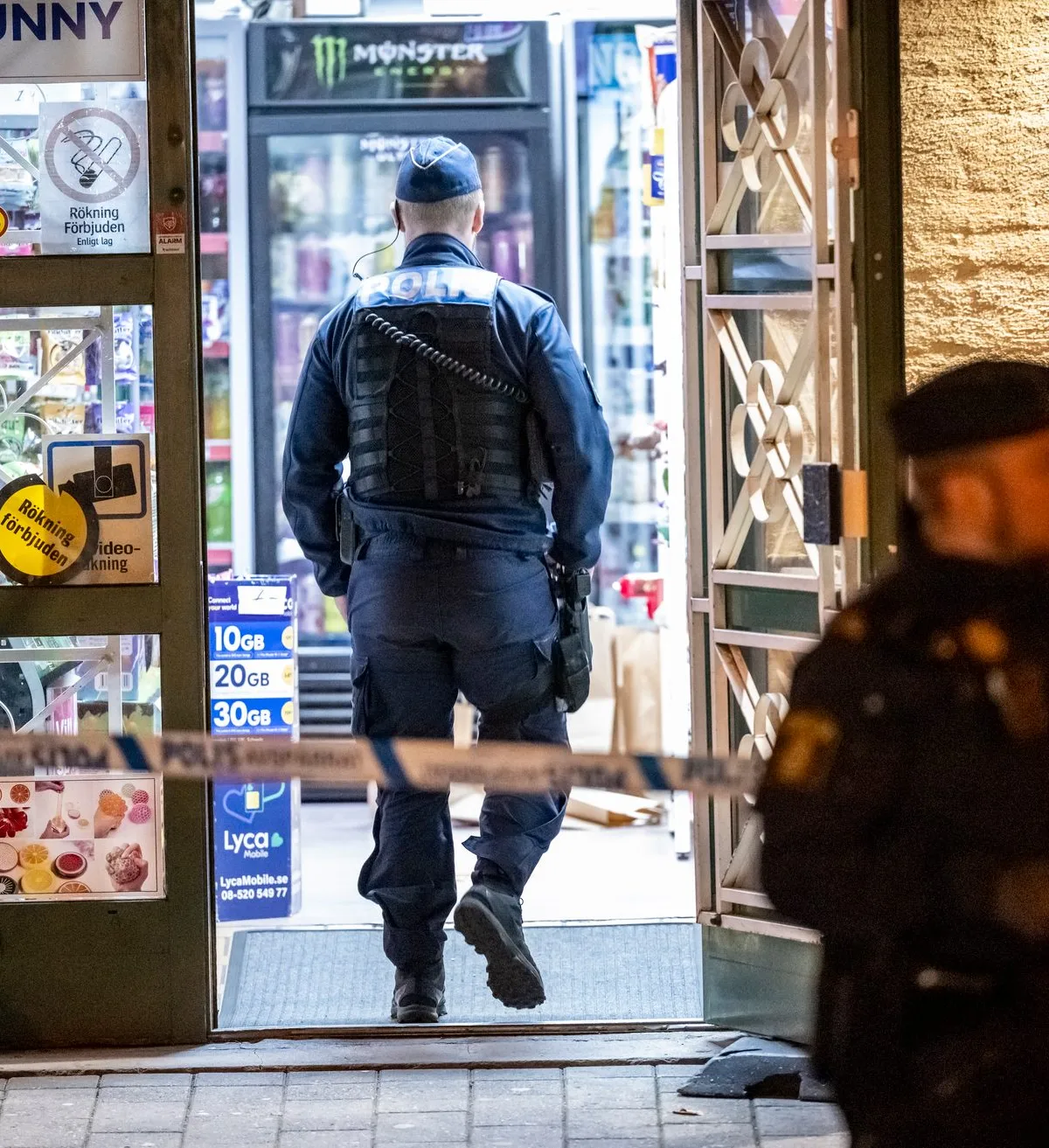 Police Fire Warning Shots at Suspected Shop Robbers in Staffanstorp